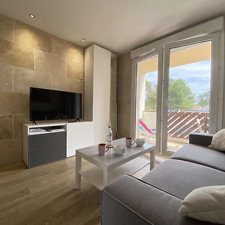 Appartamento Moderne Avec Balcon Sud, Parking Privé, Près Avenue De Gaulle - 2 Couchages à - Fr-1-245-107 *