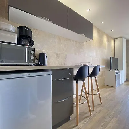 Apartamento Moderne Avec Balcon Sud, Parking Privé, Près Avenue De Gaulle - 2 Couchages à - Fr-1-245-107